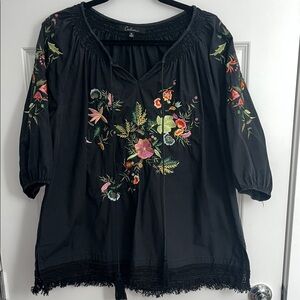 CALE Women’s Black 3/4 Sleeve Embellished Embroidered Blouse